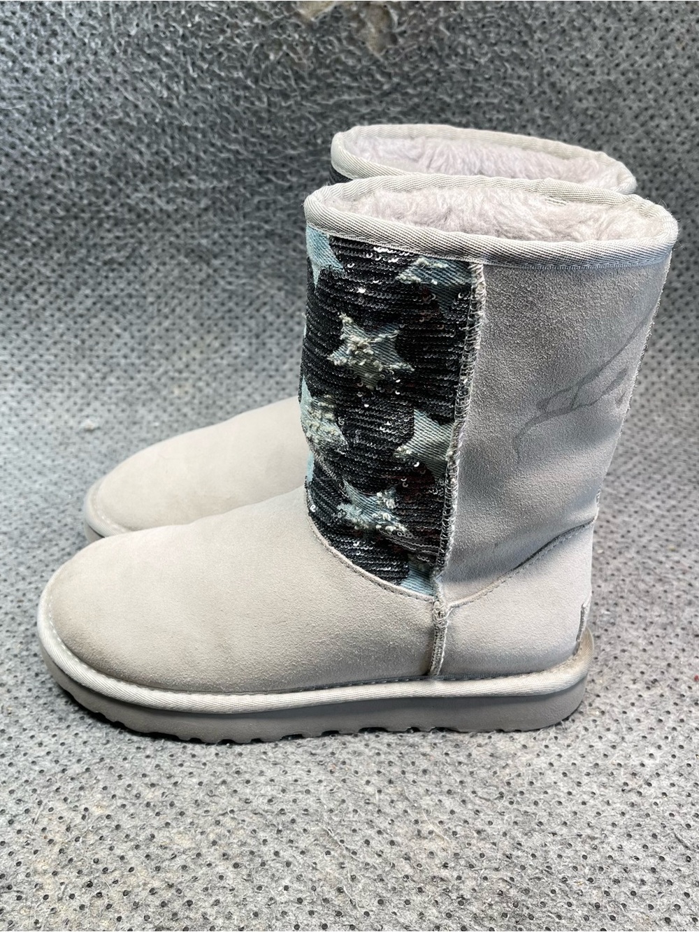 Ugg Classic Short Sequin Grey Boots Size 5 Women’s